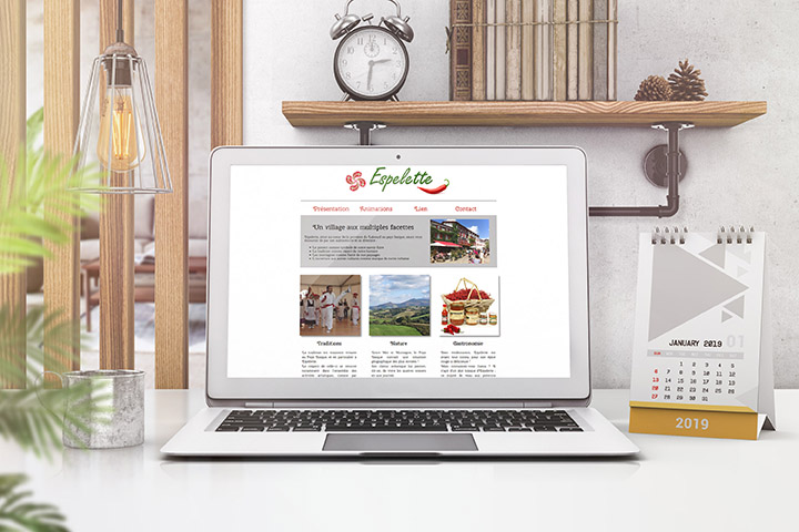 Mockup de la création d'une page présentant le village d'Espelette